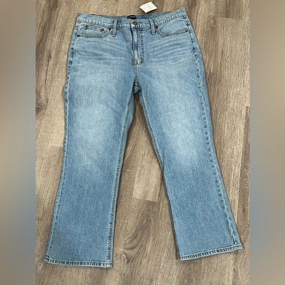 NWT J. Crew Size 30 Mid-Rise Flare Crop Light Wash Classic Denim Jeans